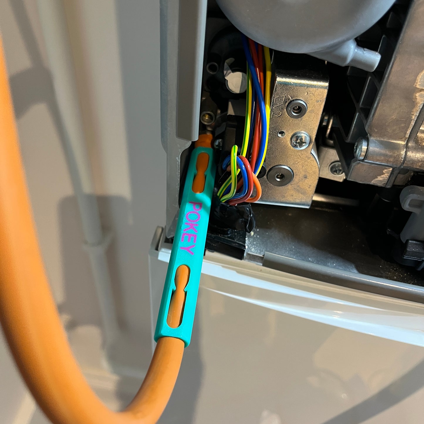 Rigid Manometer Tube Support - Pokey