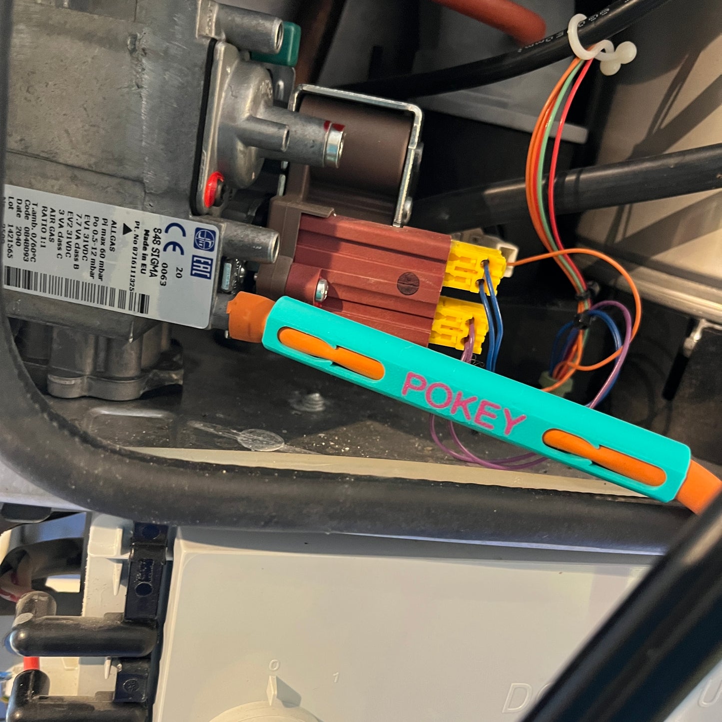 Rigid Manometer Tube Support - Pokey