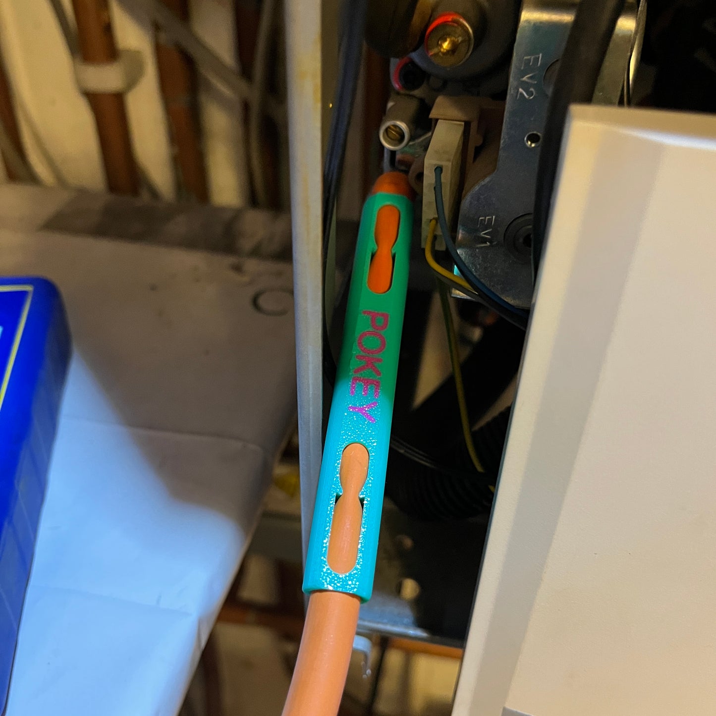 Rigid Manometer Tube Support - Pokey