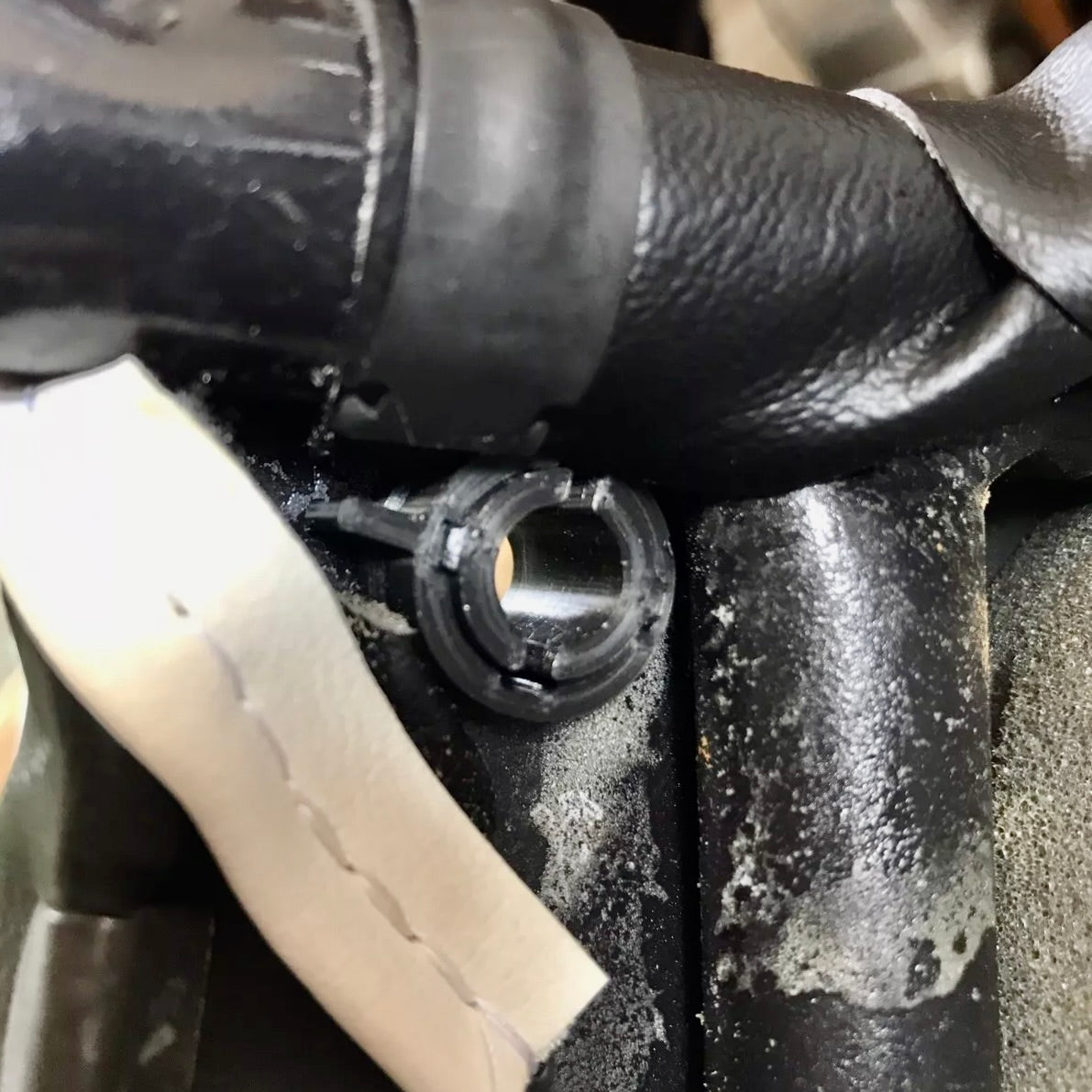 Classic Mini Seat Grommet For the Lock Down Handle - To replace CZH2730